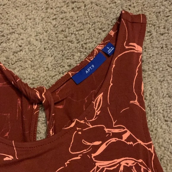 Tank - Picture 2 of 8